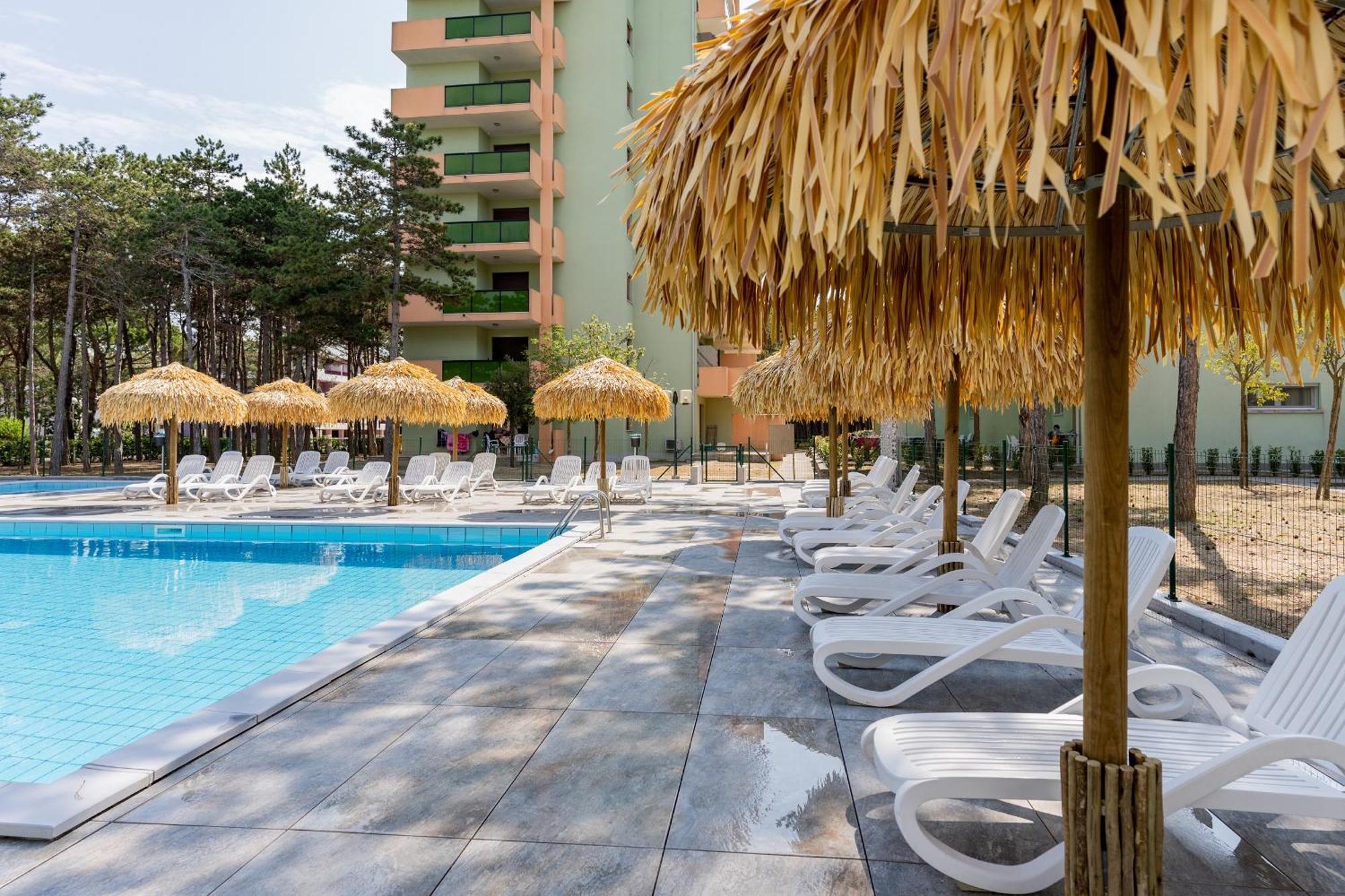 Castello Apartment Bibione Luaran gambar