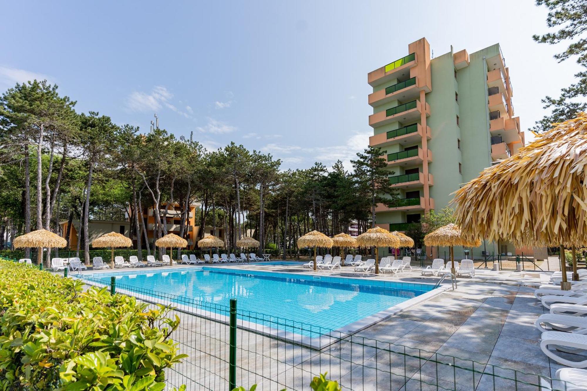 Castello Apartment Bibione Luaran gambar